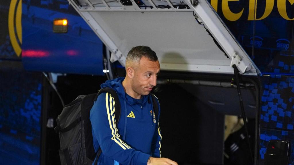 Santi Cazorla, a la llegada del Oviedo a Madrid tras el aplazamiento del partido contra el Rayo Vallecano