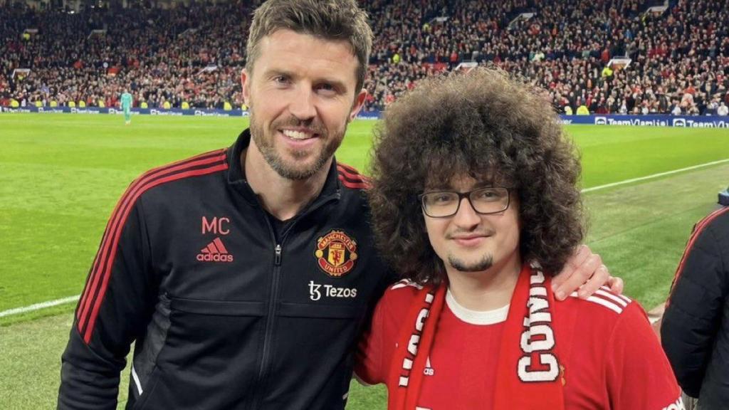 Frank Ilett, en una imagen creada por IA junto a Michael Carrick