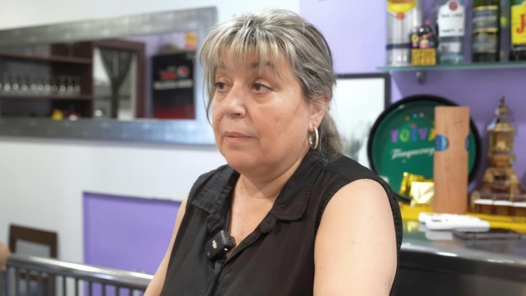 Silvia, dueña de una cafetería.