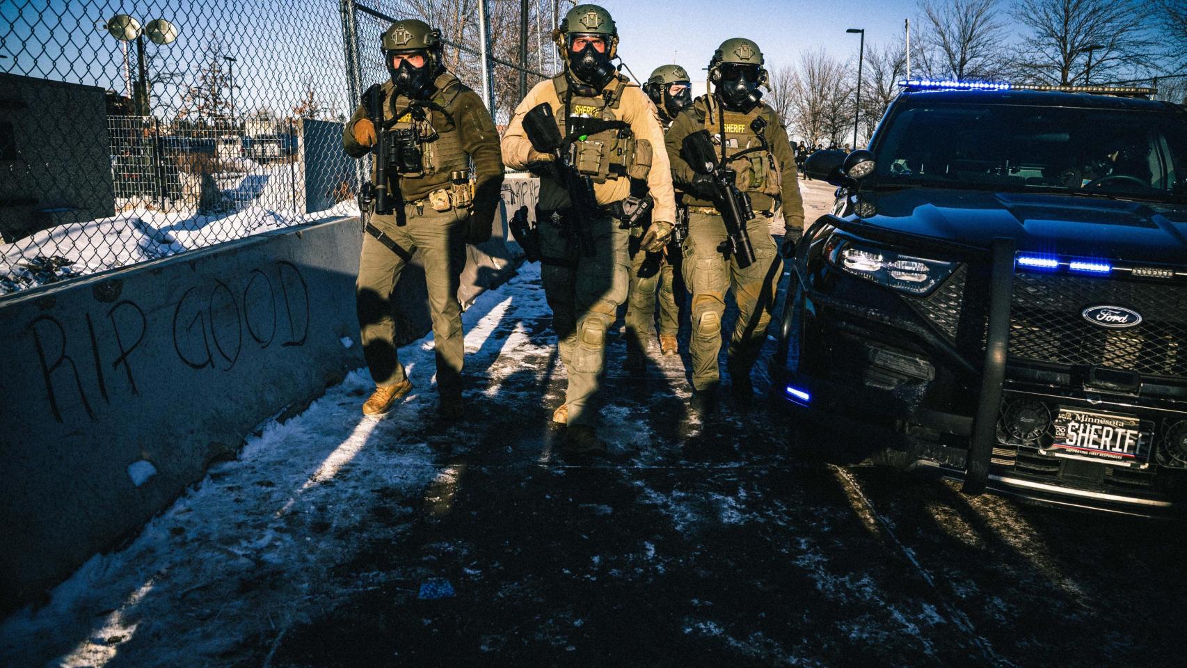 Agentes de ICE en una redada en Mineápolis.