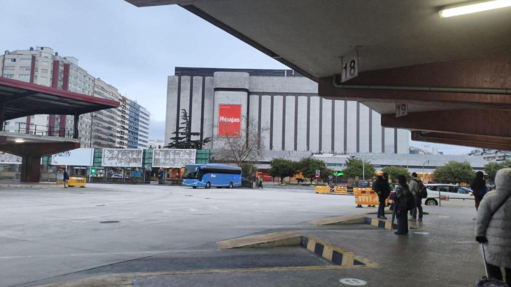 Comienza en A Coruña la huelga indefinida de buses: Si tenemos que ir en taxi, se no va el sueldo