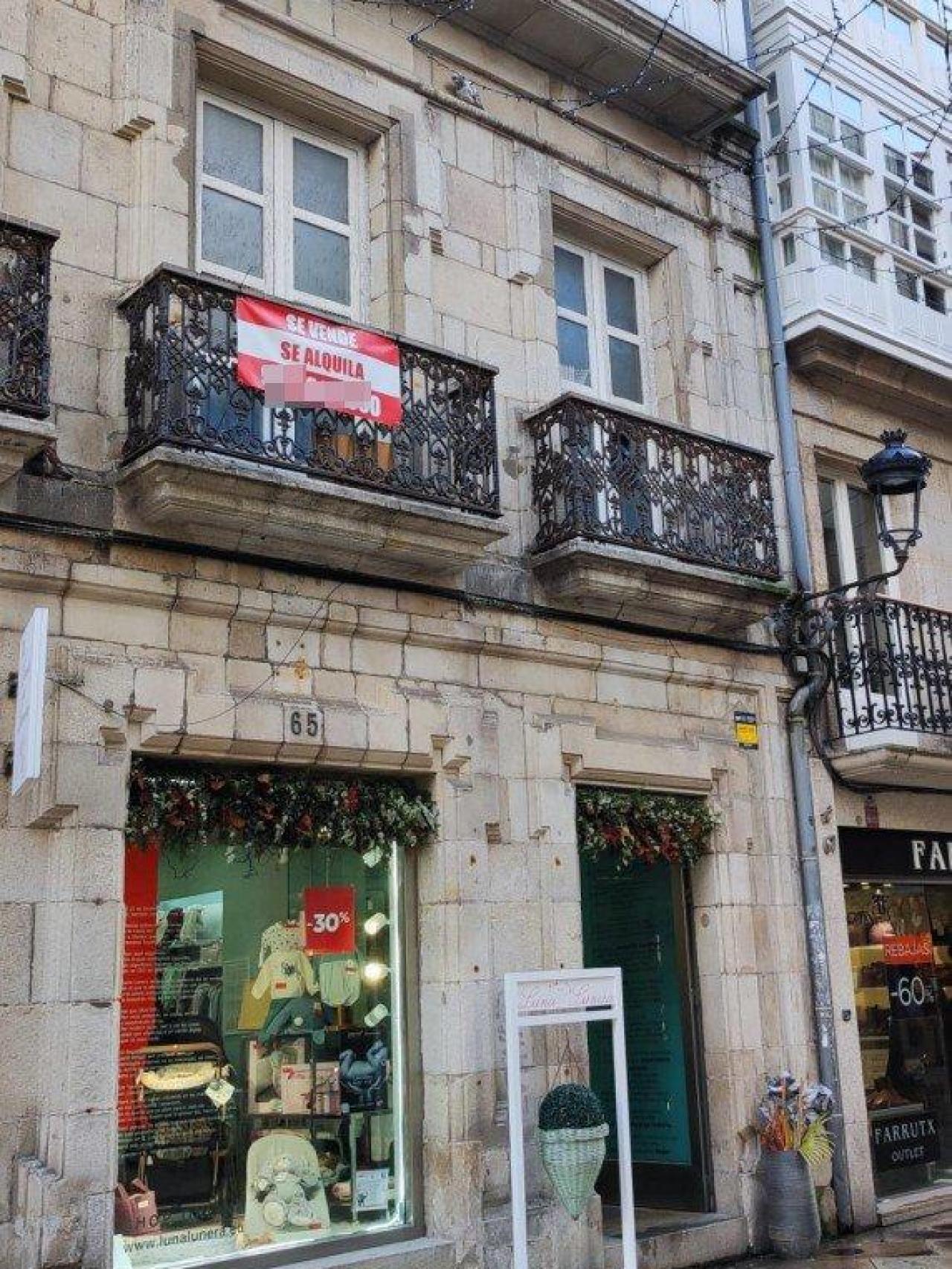 Anuncio de alquiler en el centro de A Coruña.