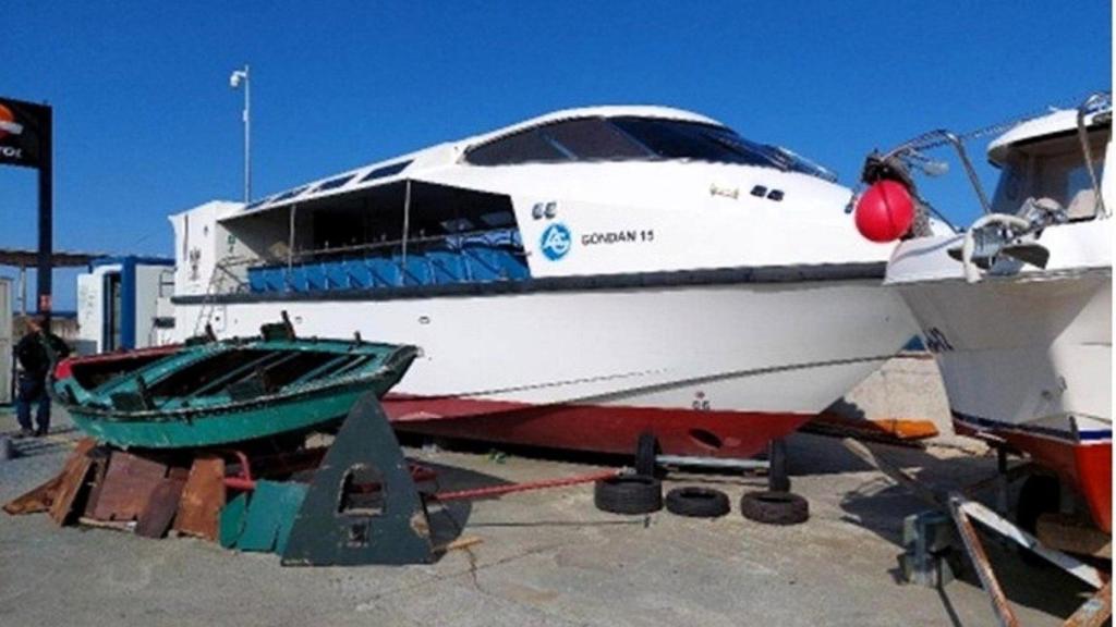 La embarcación ha permanecido varada en el Club Náutico de Ribadeo (Lugo) con unos costes de mantenimiento de 4.000 euros anuales.