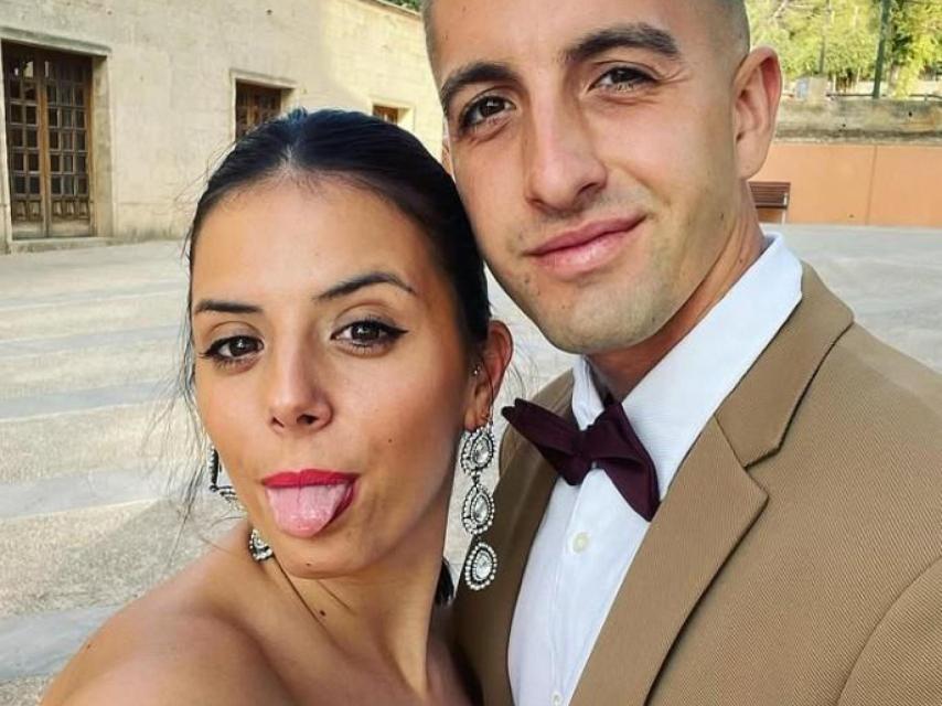 Xisco junto a su mujer, Noelia.