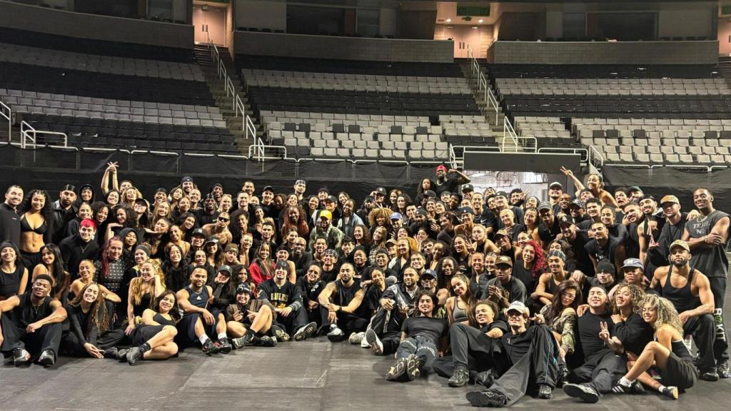 Todo el equipo de 'backstage'.