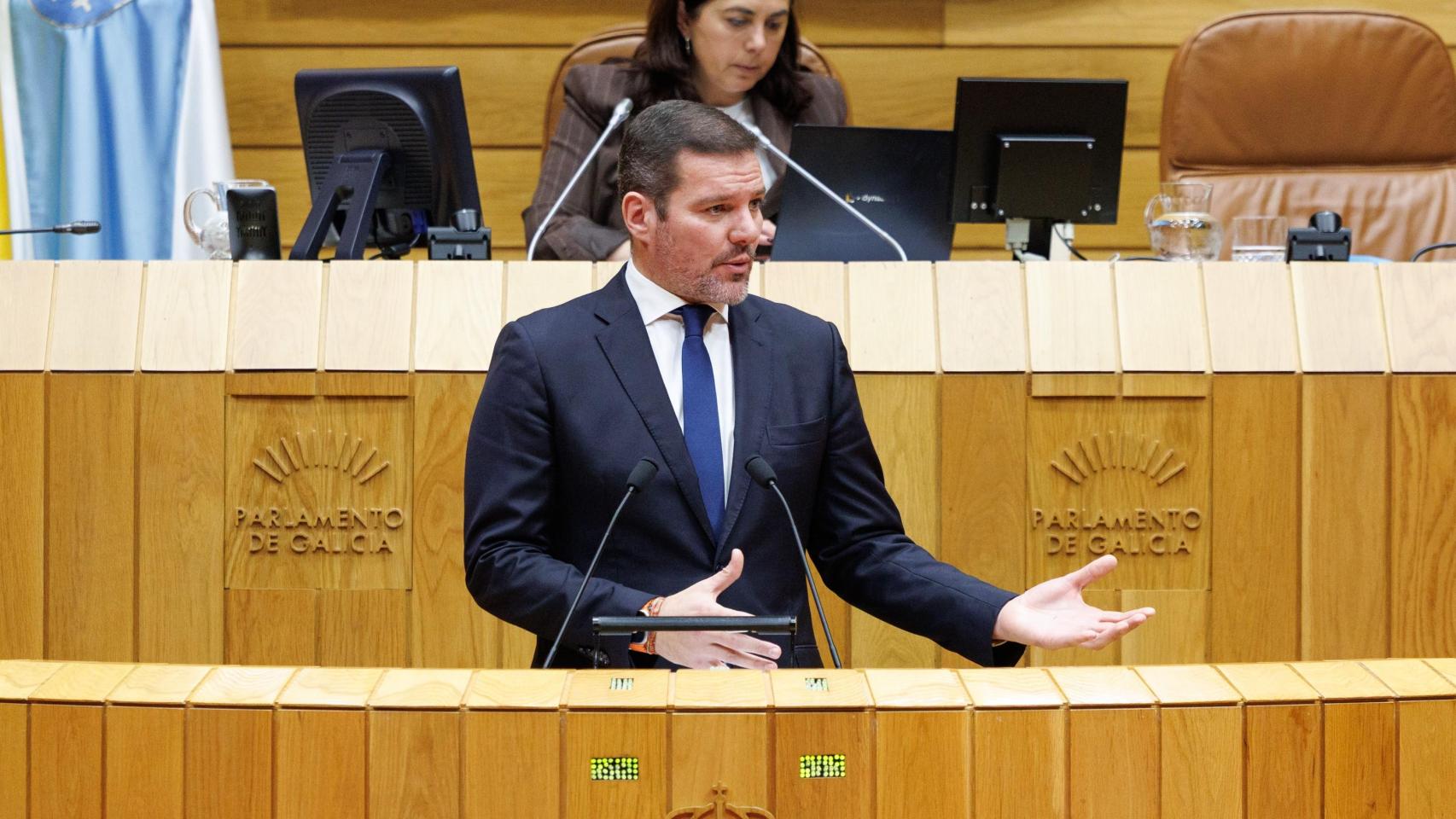 José López Campos, conselleiro de Cultura, Lingua e Xuventude, durante su intervención en el Parlamento de Galicia