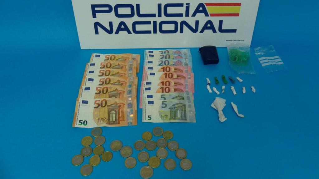 Dos detenidos en Marín por tráfico de drogas: se dedicaban al menudeo de cocaína y hachís