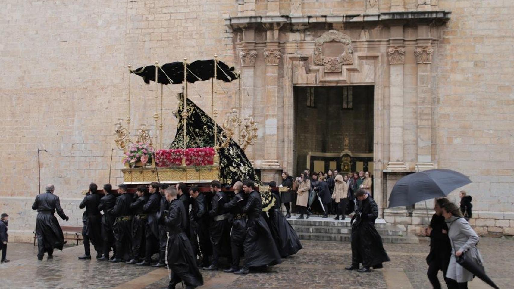 Traslado de la Soledad en Semana Santa de Sagunto. Rafael Arias Rodríguez