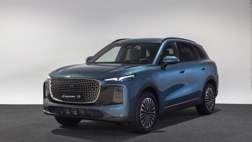 Vista tres cuartos delantera del Lepas 8.