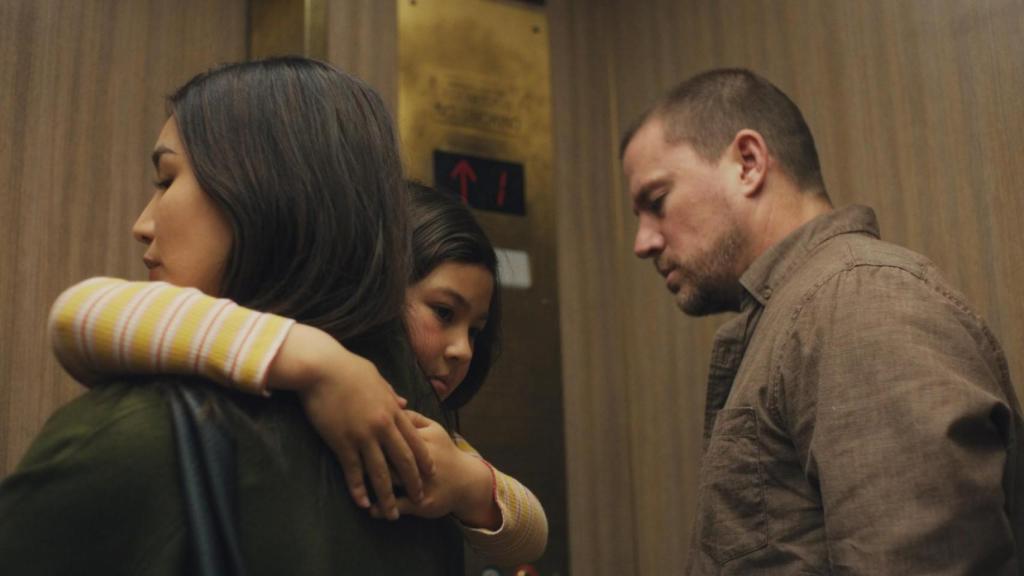 Gemma Chan y Channing Tatum, en 'Joshepine'