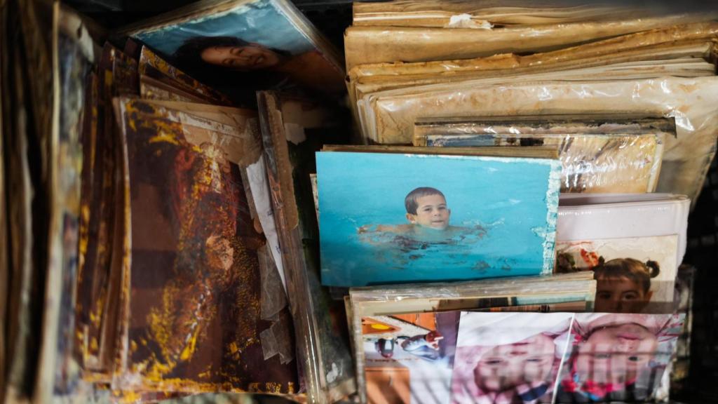El proyecto 'Salvem les Fotos' de la Universitat de València. Europa Press / Jorge Gil