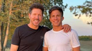 Giuliano Simeone, junto con su padre.