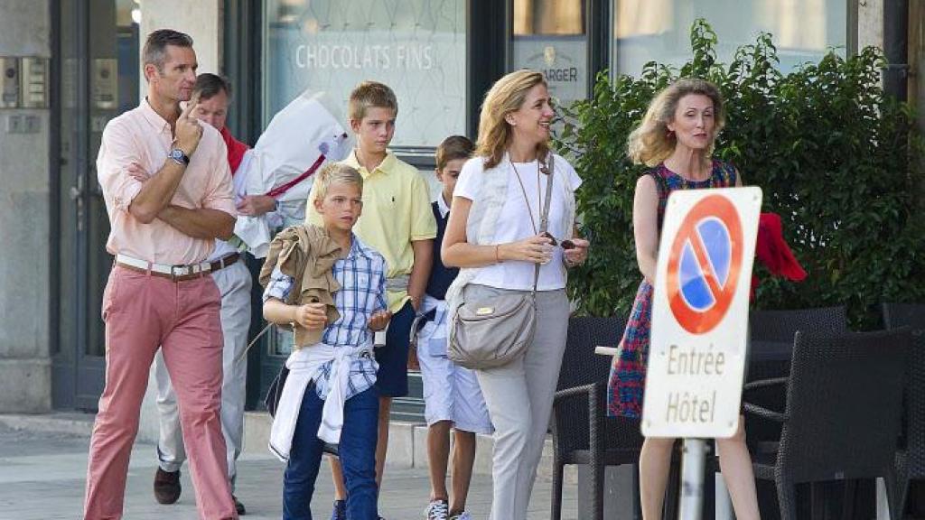 Iñaki, Cristina y tres de sus hijos en Ginebra, en 2013.