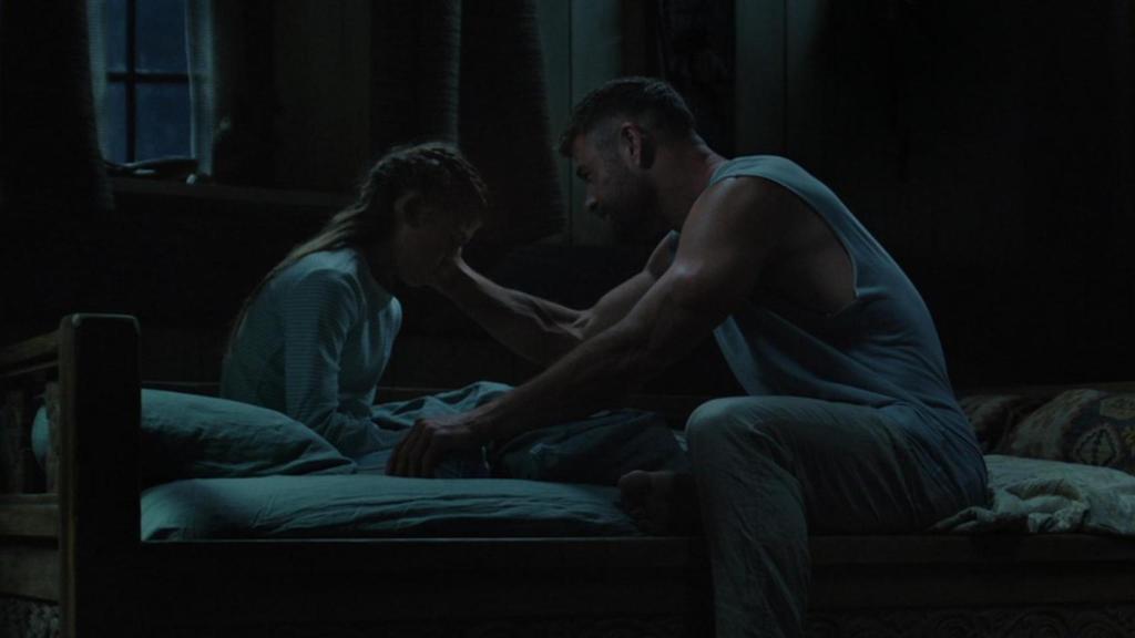 Chris Hemsworth e India Rose en un tráiler de 'Avengers: Doomsday'.