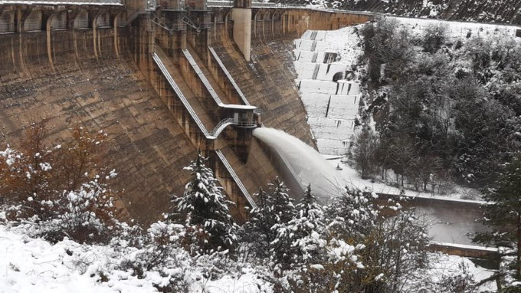 Imagen de archivo de la presa del pantano de Eugui, en Navarra.