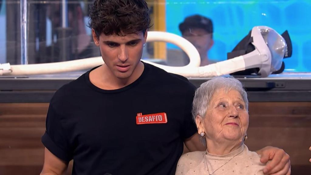 Daniel Illescas, junto a su yaya Carmen en 'El Desafío'.