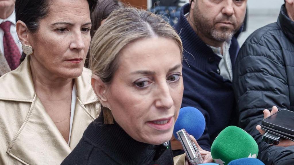 María Guardiola, presidenta en funciones de Extremadura, atiende a los medios tras ser proclamada candidata.