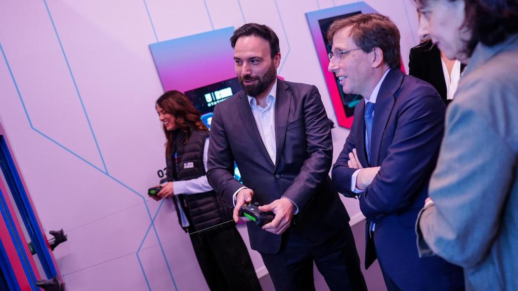 Almeida ha inaugurado este miércoles el Discovery Center del Campus del Videojuego de Madrid.