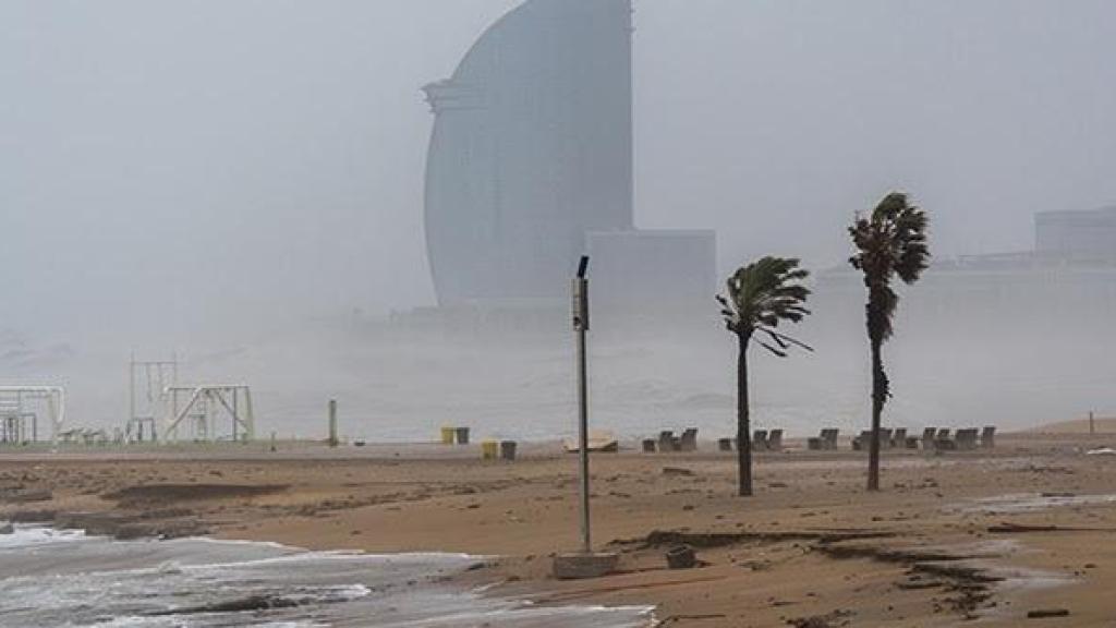 Imagen de recurso de temporal de viento en Barcelona.