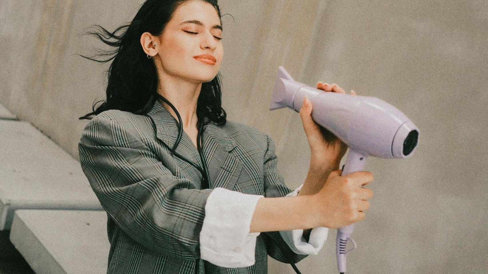 Mejores secadores de pelo 2026: ¿cuál elegir según tu tipo de cabello?