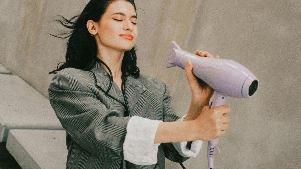 Mejores secadores de pelo 2026: ¿cuál elegir según tu tipo de cabello?