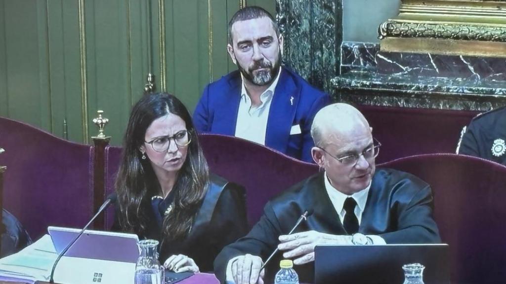 Víctor de Aldama, en segunda fila, este jueves en el Supremo.