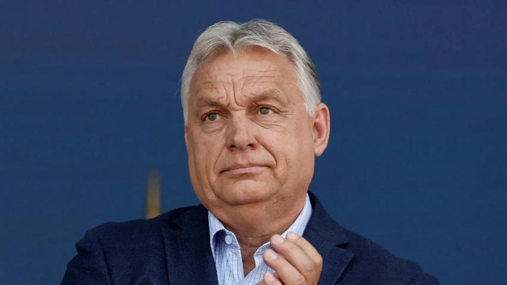 El primer ministro húngaro, Viktor Orbán, con cara de preocupación durante un acto.