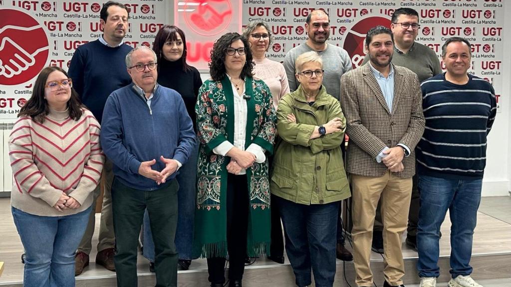 Foto familia desayuno informativo de UGT en Toledo.