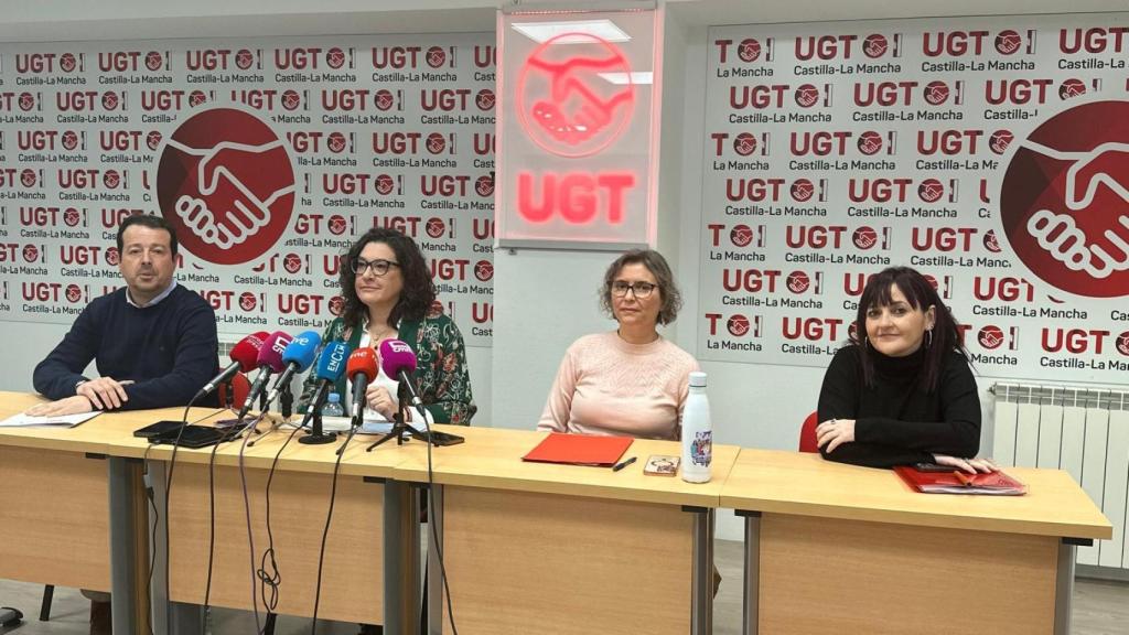 Ejecutiva que ha presidido el desayuno informativo de UGT.