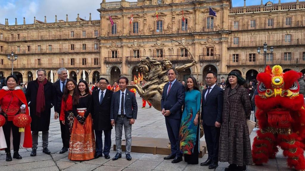 Salamanca celebra el Año Nuevo Chino con una nueva escultura del maestro Xu Hongfei