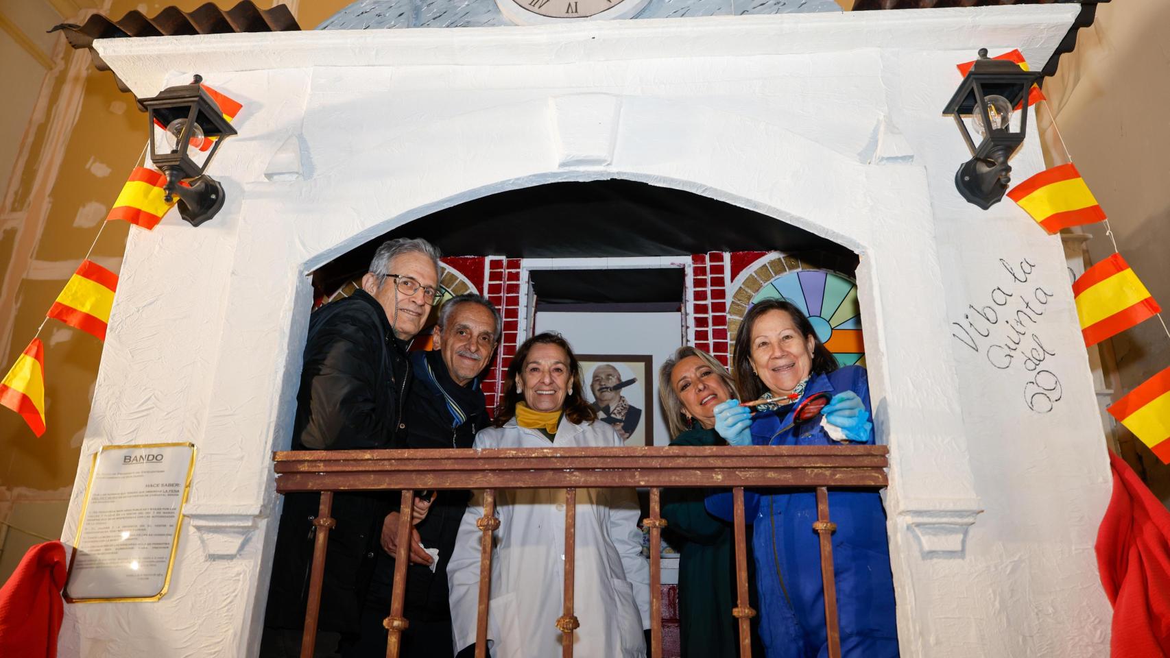 Un Ayuntamiento, con alcalde, alcaldesa, público y un camión de tomates serán elementos protagonistas de la propuesta de este año basada en la Tomatina de Buñol.