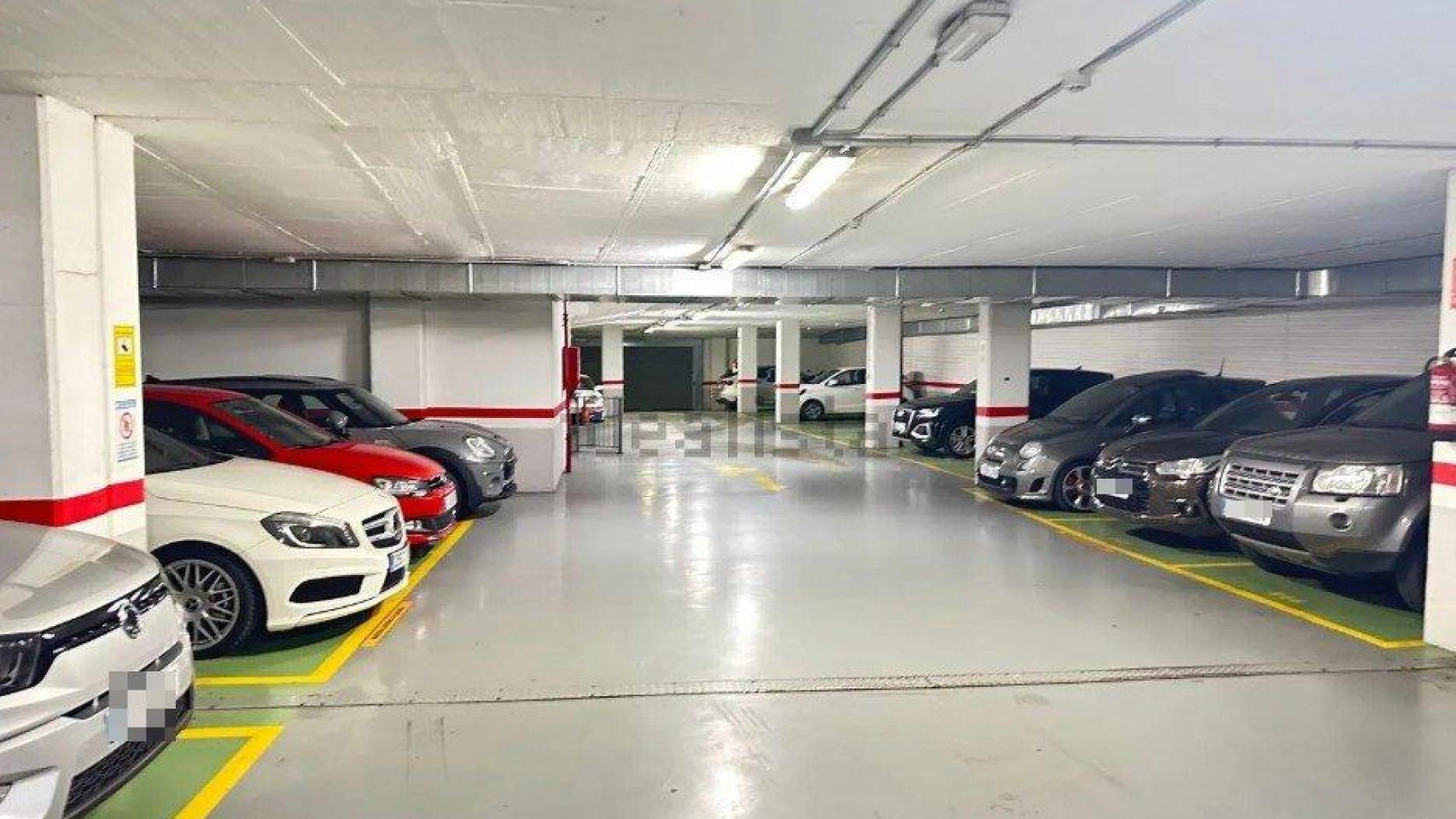 Un garaje entero a la venta en A Coruña por más de un 1,5 millones de euros.