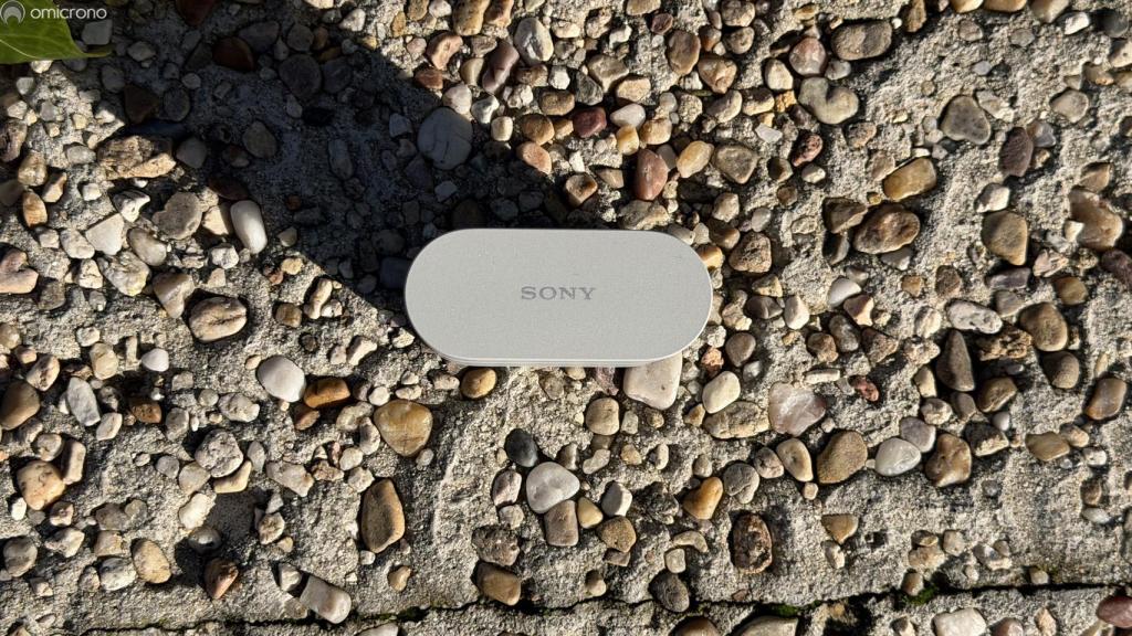 Estuche de los Sony WF-1000XM6.