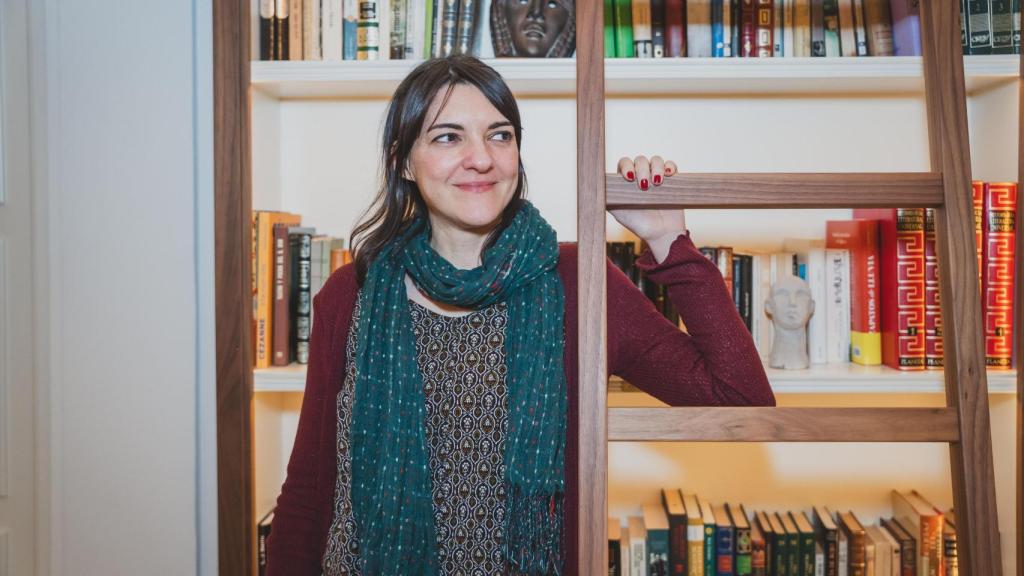 La escritora se sienta con Magas para conversar sobre amor, deseo, la complejidad de la conducta humana y el precio del éxito.