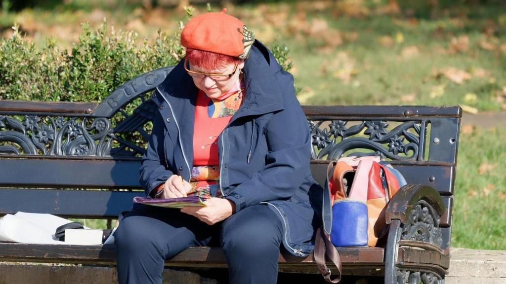 Crucigrama en el parque.  Silviu on the street en Pixabay