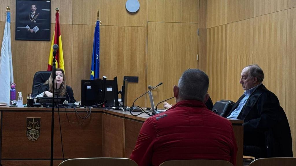 Acepta seis meses de cárcel un hombre que amenazó con una pistola de balines a un médico en Ourense