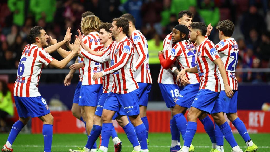 El Atlético de Madrid celebra el primer gol ante el FC Barcelona.