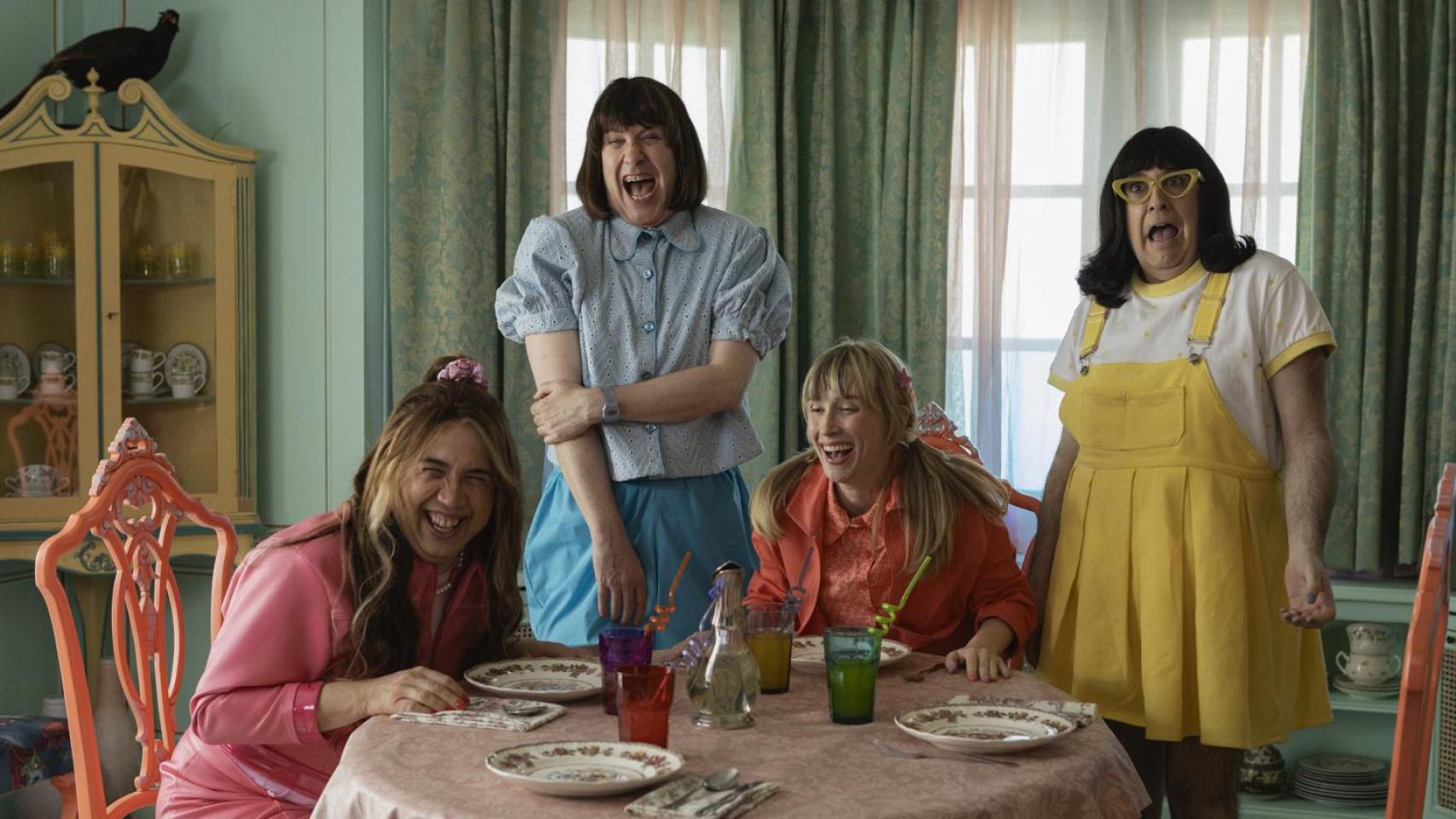 Aníbal Gómez, Joaquín Reyes, Ingrid García-Jonsson y Carlos Areces en 'Rafaela y su loco mundo'