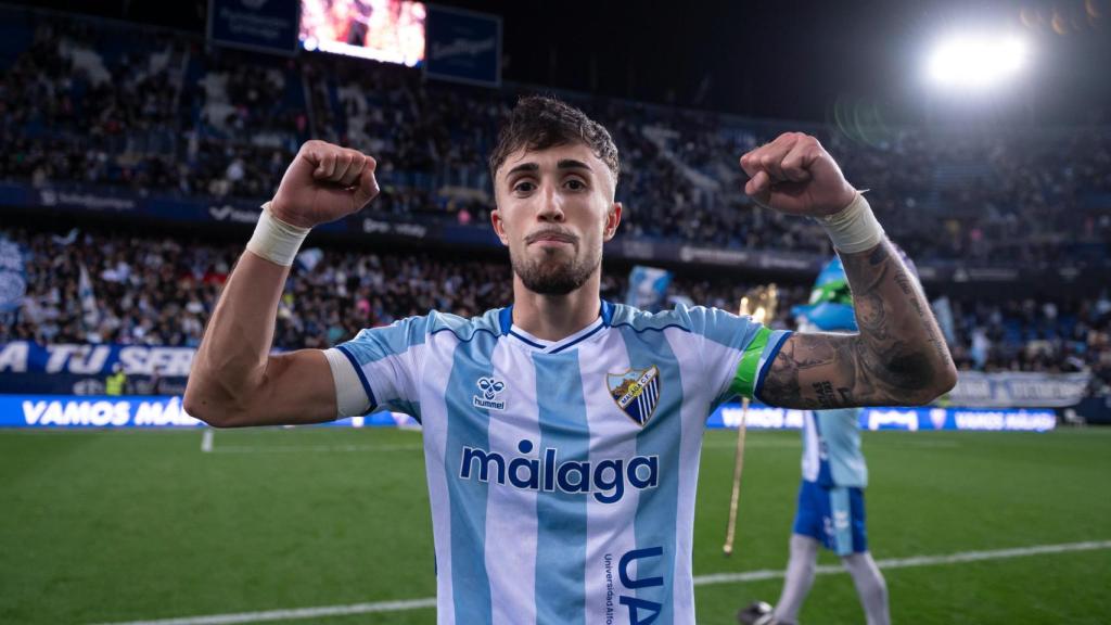 David Larrubia celebra la victoria contra la Cultural Leonesa en La Rosaleda.