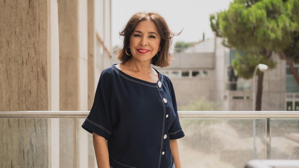La comunicadora posa para Magas en la radio.