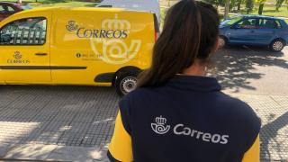 Una trabajadora de Correos.