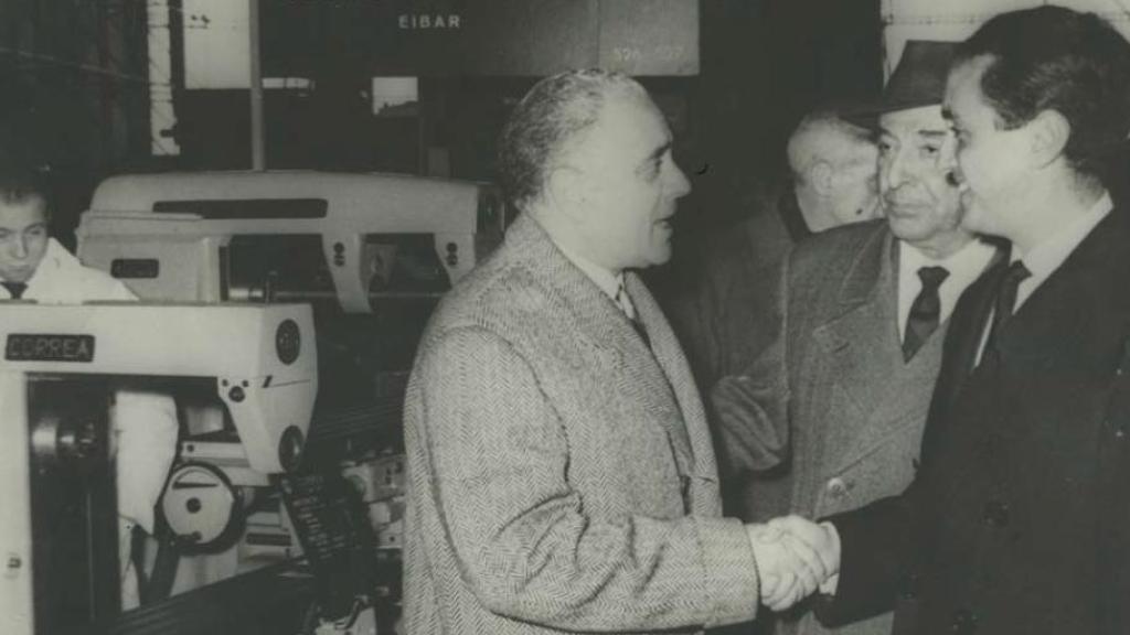 Baldomero Nicolás-Correa, en una feria en los años 50.