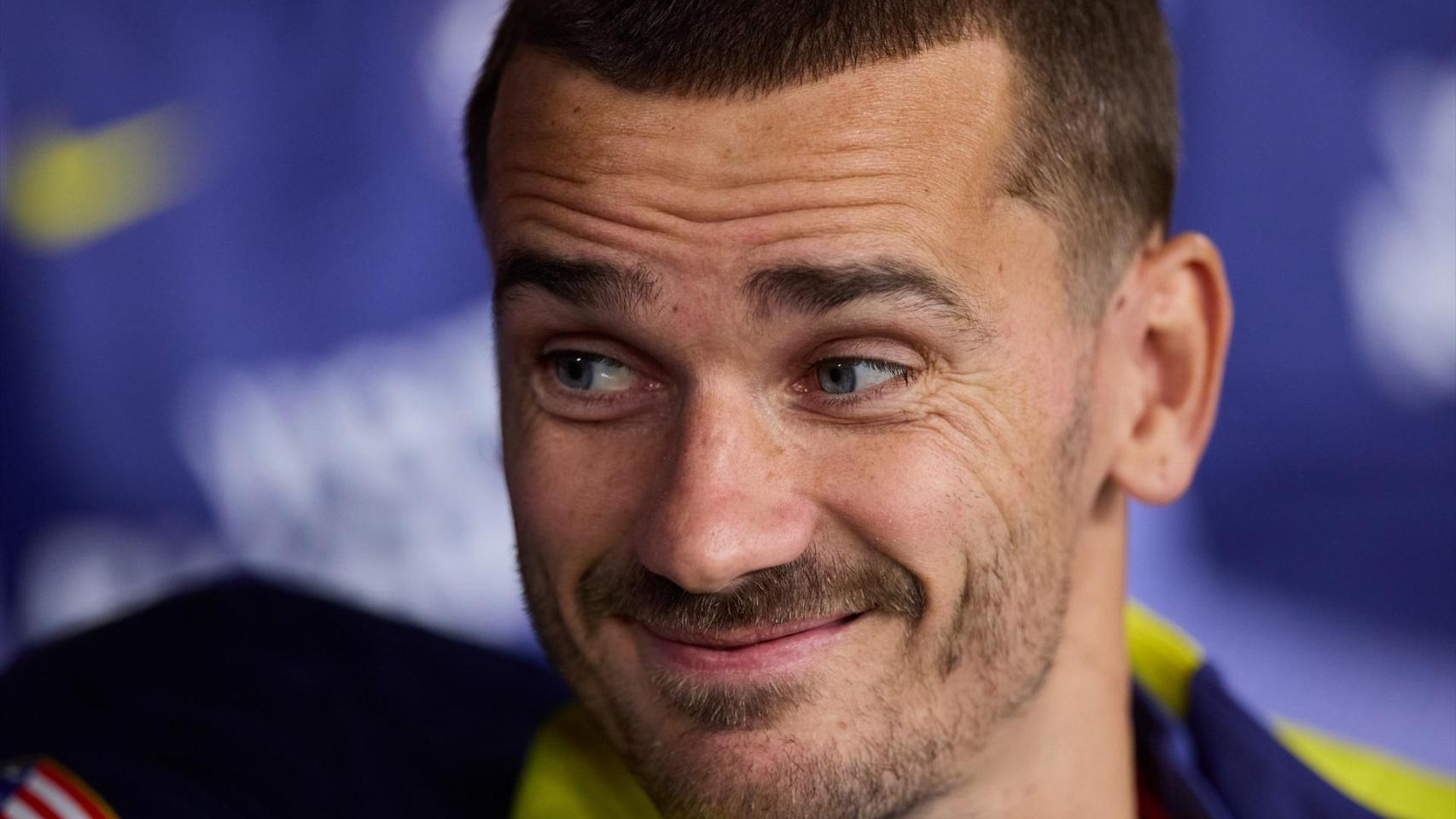 Antoine Griezmann, en el banquillo del Atlético de Madrid