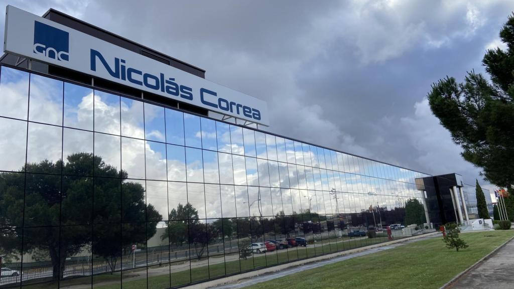 Las fachada de Nicolás Correa.