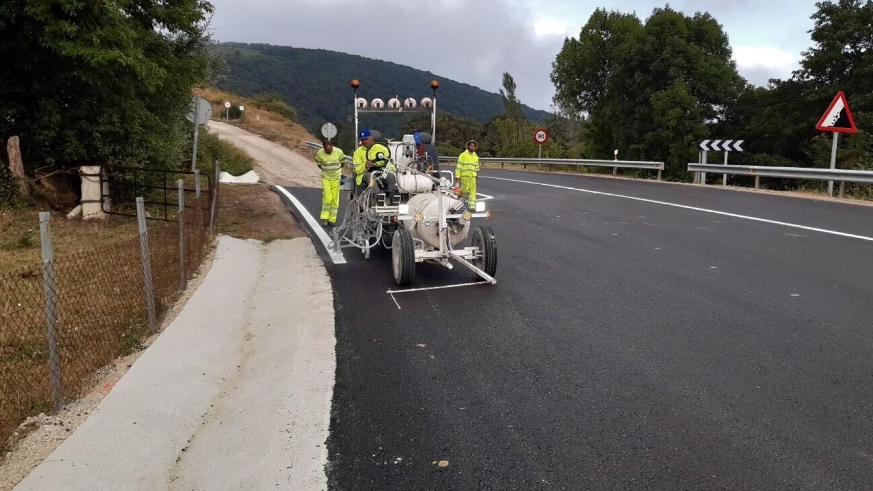 Trabajos de mantenimiento en carreteras del Ministerio de Transportes