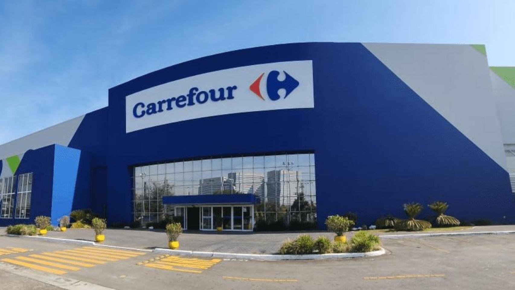 Fachada Carrefour.