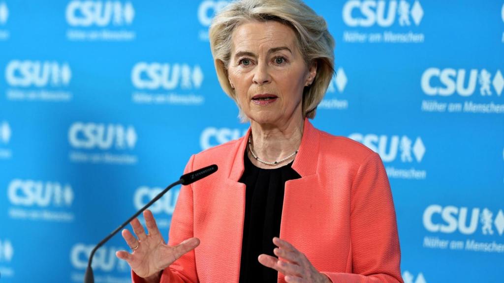 La presidenta de la Comisión Europea, Ursula von der Leyen, en la rueda de prensa durante la 62.ª Conferencia de Seguridad de Múnich (MSC).