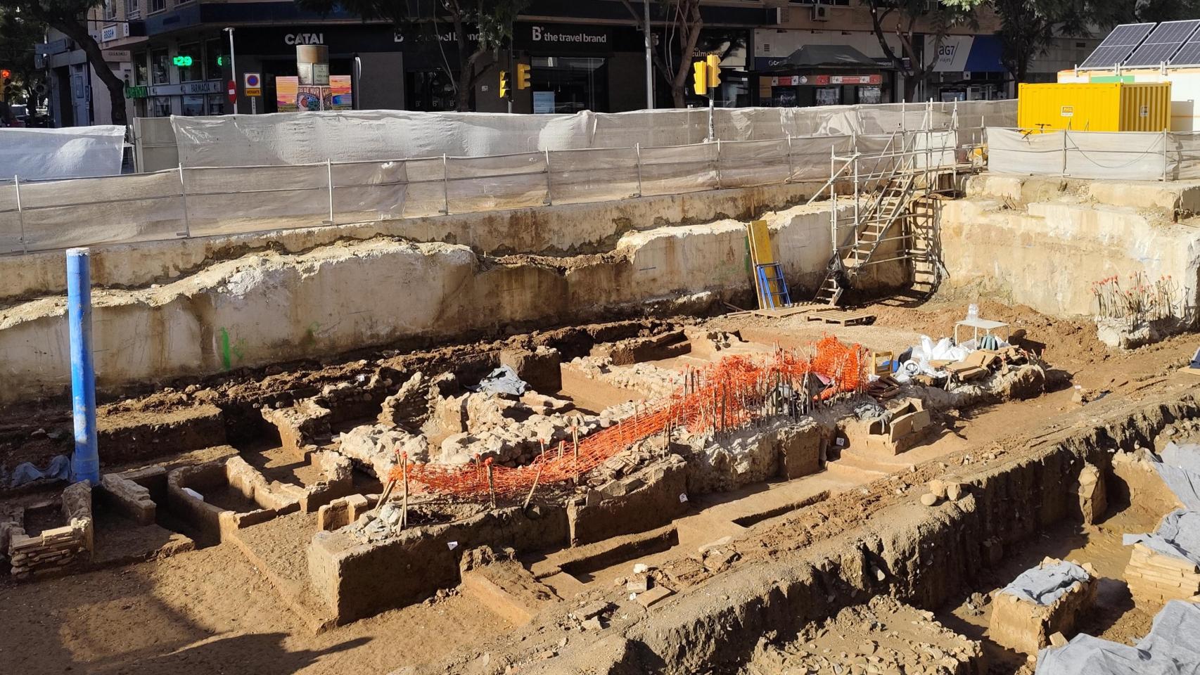 Imagen de los trabajos arqueológicos en el tramo del Metro de Málaga en la calle Hilera.