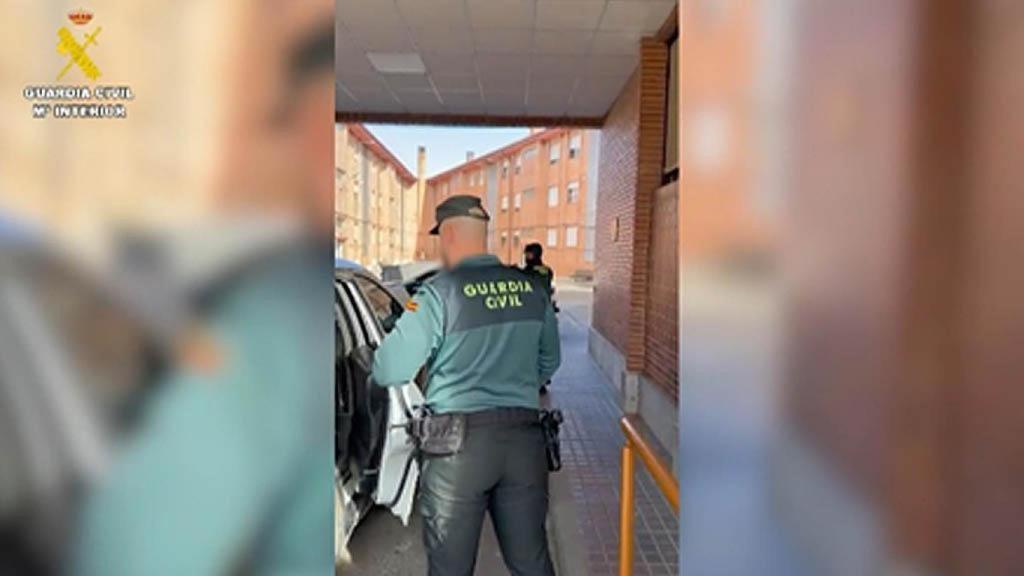 Imagen de la detención de un hombre en Tordesillas que robó 800 euros en una carnicería.