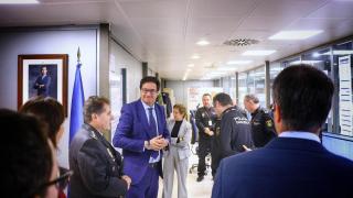 f4cf2170cfa063556142b8a509656c53482d51f4w